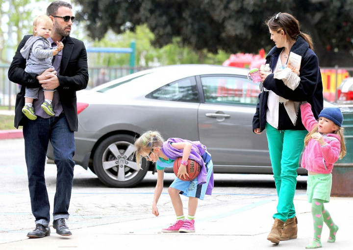 Demi Anak, Jennifer Garner dan Ben Affleck Masih Pakai Cincin Kawin 