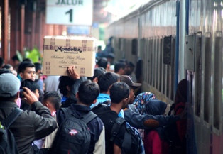 Cerita Nawawi tentang Mudik Perdana dan Kabar Baik untuk Mertua