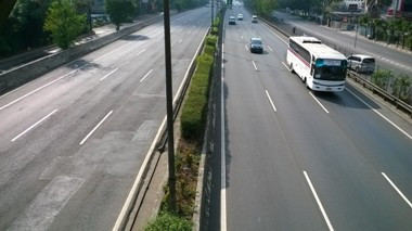 Jalanan Ibu Kota Jakarta Lengang