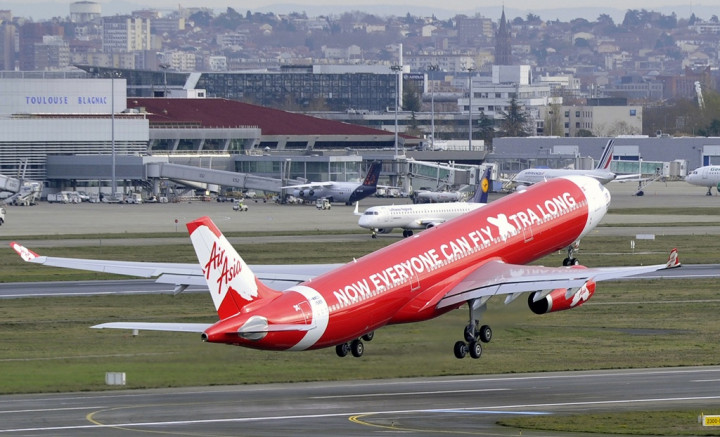 Bandara Juanda Tutup, AirAsia Batalkan 15 Penerbangan 