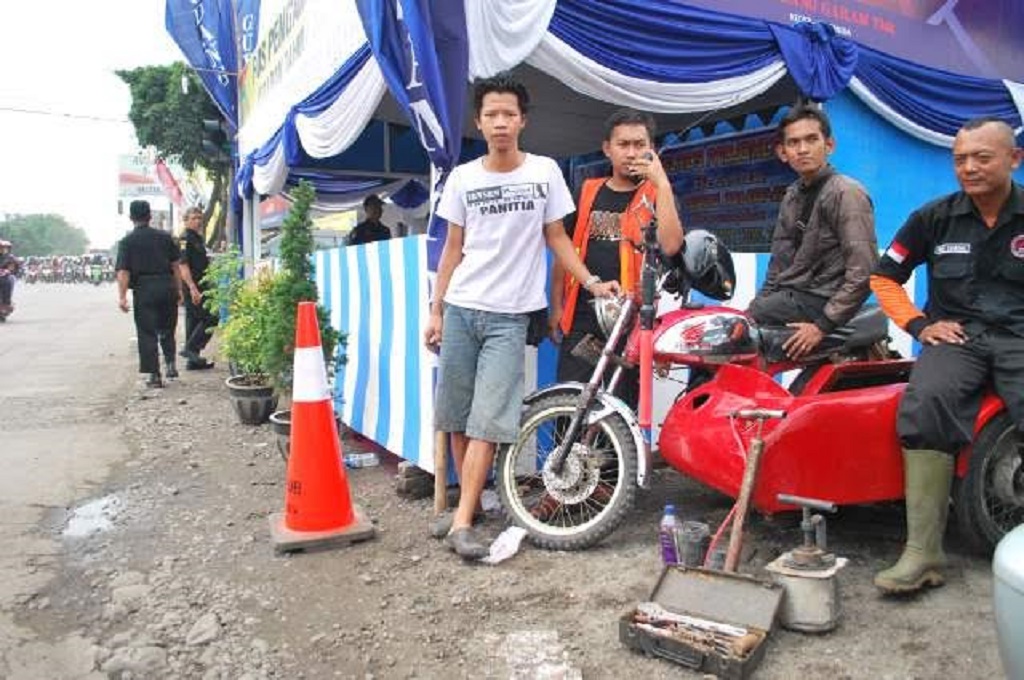 Klub motor Koma siap membantu pemudik di Mojokerto, Metrotvnews.com/ Nurul Hidayat