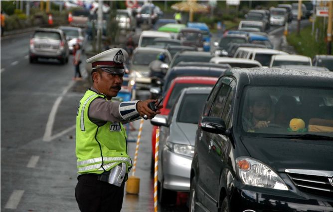 Arus Lalin Puncak Padat Merayap