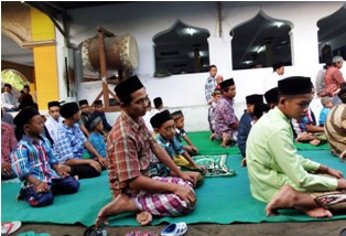 Ribuan Jemaah Nasqsabandiyah Jombang Lebaran Hari Ini