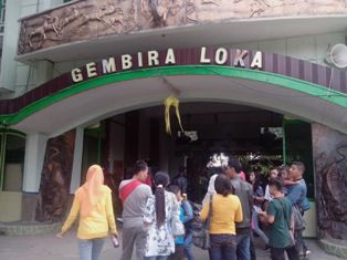 15 Ribu Wisatawan Padati Gembira Loka
