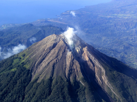 Gunung Gamalama Berpotensi Semburkan Abu Vulkanik