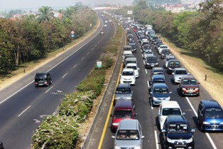 Ini Penyebab Masih Macetnya Tol Cileunyi