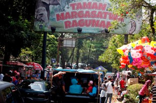 24 Anak Hilang di Kebun Binatang Ragunan