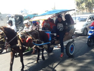 Delman Lenggok-lenggok di Jantung Kota Bandung