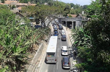 Siang Ini, Lalu Lintas di Nagreg Ramai Lancar