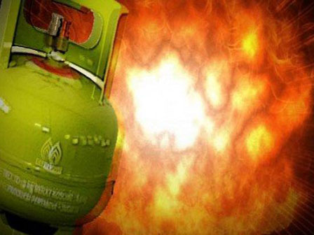 Tabung Gas Meledak, Karyawan Reto Jepang Dilarikan ke Rumah Sakit