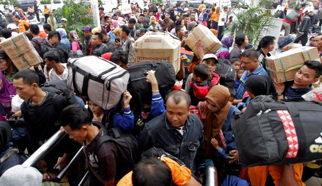 Pemudik mulai kembali ke Ibu Kota. (Foto: Antara/Vitalis Yogi)