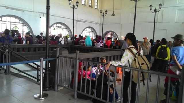 Suasana di Stasiun Pasar Senen. (Foto: MTVN/Ilham Wibowo)