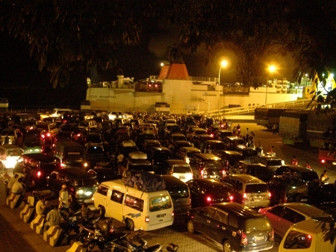 Kapal Telat Datang, Ratusan Kendaraan Tertahan di Bakauheni