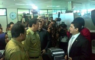 Hari Pertama Masuk Kerja, Menteri Yuddy Sidak Kantor Ahok 