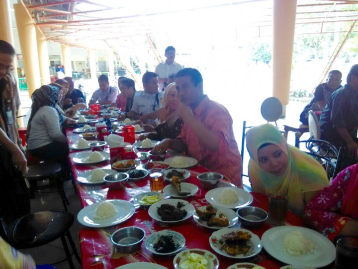 Hari Pertama Masuk Kantor, Mentan Traktir Anak Buah Makan Siang