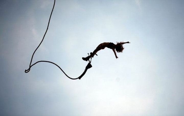 Disaksikan Bibinya, Pelompat <i>Bungee</i> Tewas Usai Lompat dari Jembatan 