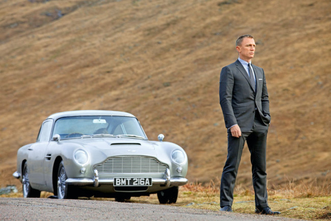 Trailer Terbaru James Bond dengan Teks Bahasa Indonesia 