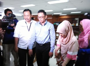 Jadi Perantara Suap, Ipar Fuad Amin Dituntut 4 Tahun Penjara