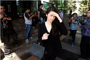 Velove Lepas Kangen dengan Sang Ayah di Rutan KPK