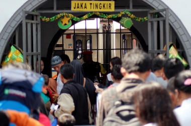 Arus Balik di Stasiun Pasar Senen Menurun 