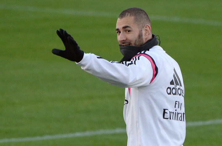 Benzema 1000% Bertahan di Real Madrid
