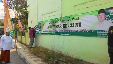 Ponpes Bahrul Ulum Copot Atribut Politik di Area Muktamar NU