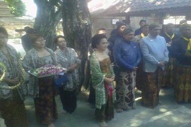 Tradisi Syawalan, Keturunan Paku Alam Berziarah ke Makam Leluhur