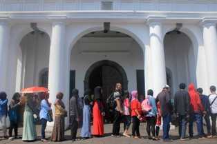 Puluhan Ribu Warga Serbu Lokasi Wisata Jakarta