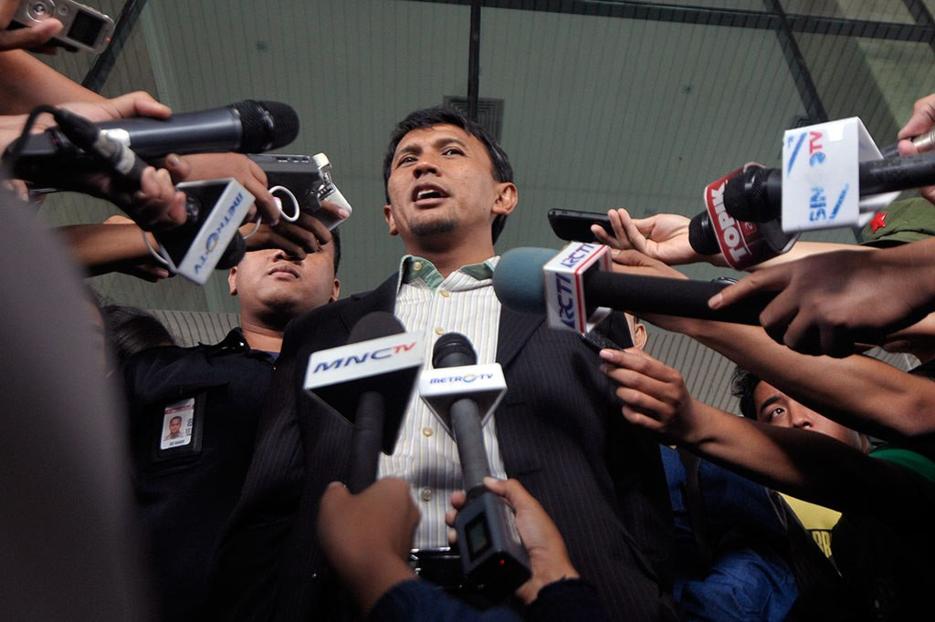 ubernur Sumatera Utara Gatot Pujo Nugroho memenuhi panggilan KPK, di Jakarta, Rabu (22/7/2015).--Foto: Antara/Zabur Karuru