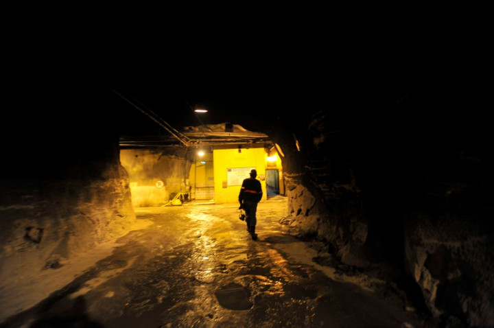 Investasi di Tambang Gunung Botak Harus Lewat Pemerintah