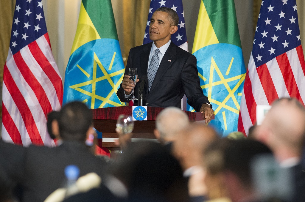 Presiden AS Barack Obama dalam jamuan makan malam di Addis Ababa, Ethiopia, Senin (27/7/2015). (Foto: AFP / SAUL LOEB)