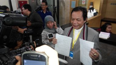 Daripada Diperiksa, Kaligis Minta Ditembak Mati