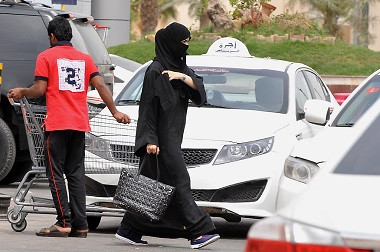 Kini Perempuan Saudi Dapat Bepergian Tanpa Didampingi Muhrim