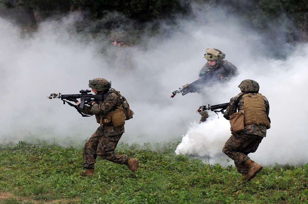 Prajurit AS berlatih di Ukraina, 24 Juli 2015. (Foto: AFP / YURIY DYACHYSHYN)
