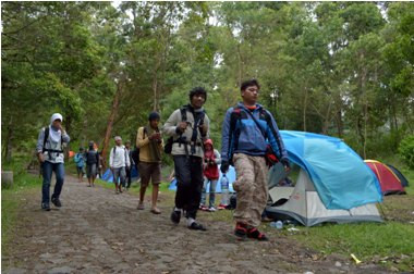 Izin untuk Pendaki Anak yang Hilang di Gunung Lawu Tak Sesuai 