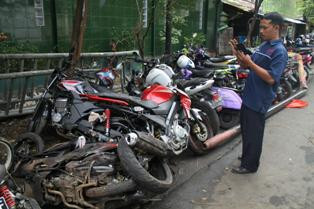 Beradu Sepeda Motor, 2 PNS Kritis