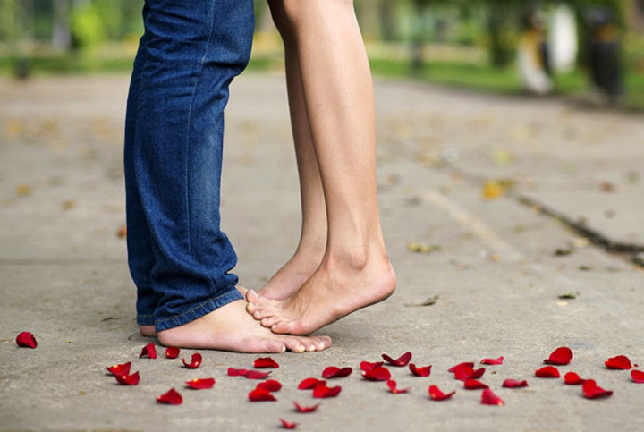 Ini yang Harus Dihindari Saat Ciuman