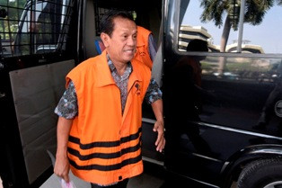 Anggota Polri Ini Akui Antarkan Uang Miliaran Rupiah untuk Adriansyah  