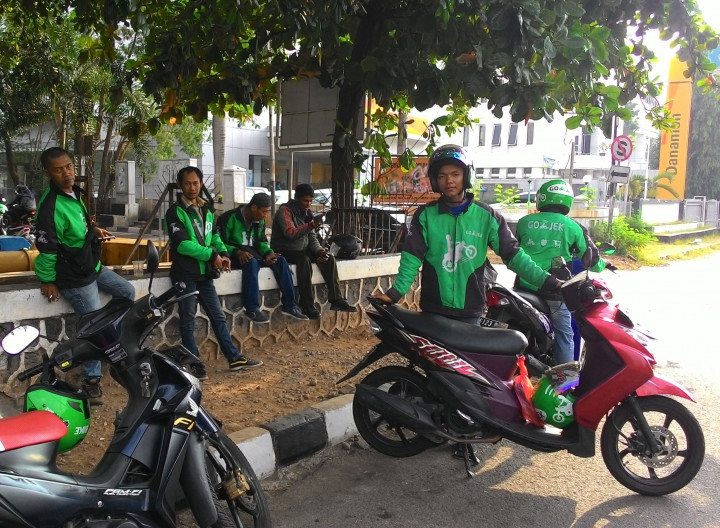 Driver Go-Jek Nongkrong <i>Bareng</i> untuk Menghindari Intimidasi