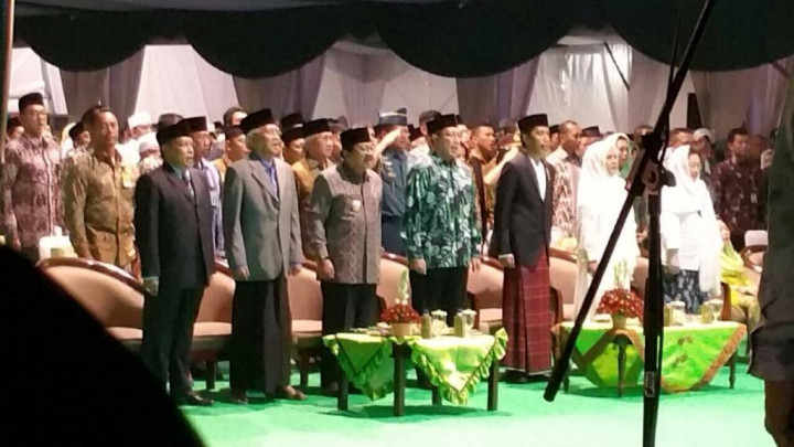 Ini Alasan Jokowi Kenakan Sarung di Muktamar NU