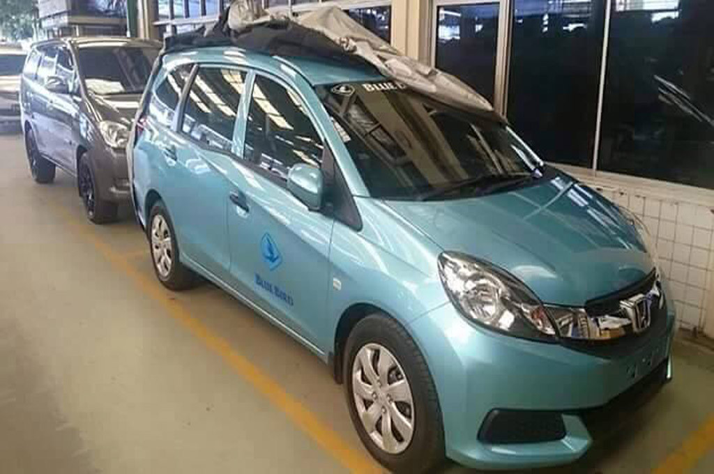 Honda Mobilio yang jadi armada taksi Blue Bird. Facebook/Motuba