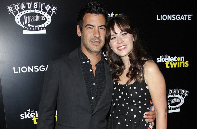 Zooey Deschanel Melahirkan Bayi Perempuan