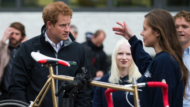 Sepeda Emas Pangeran Harry Dilelang