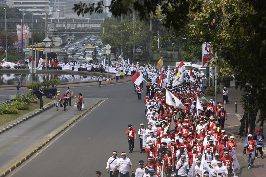 Pekerja Pertamina Gelar Aksi Unjuk Rasa