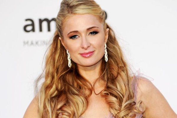 Ingin Lakukan Botox, Paris Hilton Ditolak Dokter