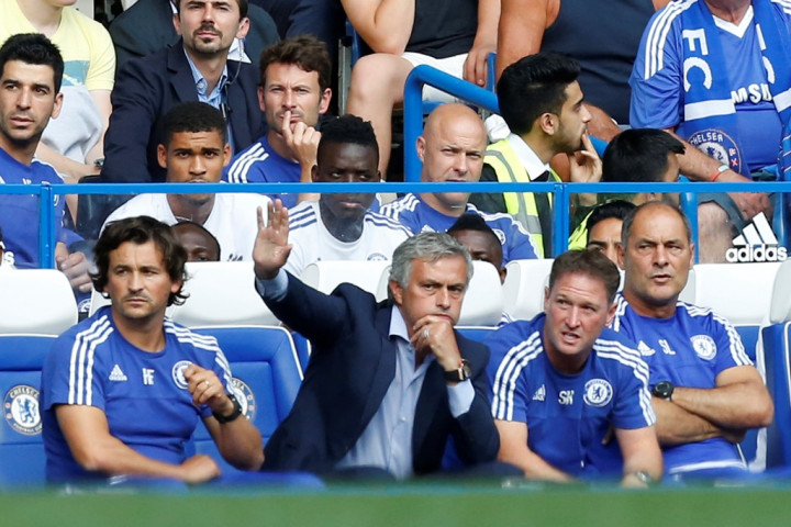 Courtois Dikartu Merah dan Chelsea Gagal Menang, Mourinho Kalem