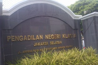 Sidang Perdana Praperadilan OC Kaligis Molor