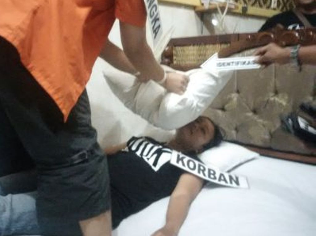 Rekonstruksi kasus pembunuhan kasus pembunuhan Asisten Presiden Direktur XL Hayriantira alias Rian. (Foto: MTVN/Lukman DIah Sari)