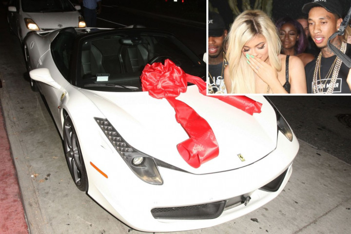 <i>Wow!</i> Tyga Beri Hadiah Ferrari di Ultah Kylie Jenner 