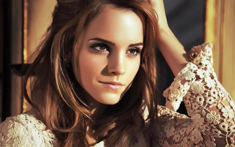 Emma Watson Tidak Bicara Seminggu Saat Patah Hati